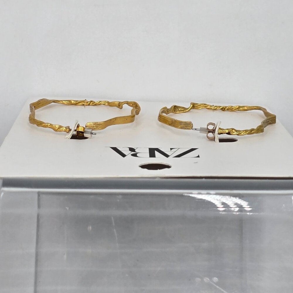 Zara - Large Gold Twisted Open Hoop Earrings - NWT - Picture 6 of 15